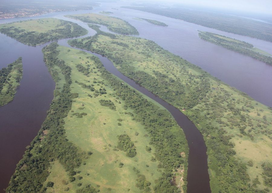 Vue aérienne du fleuve Congo