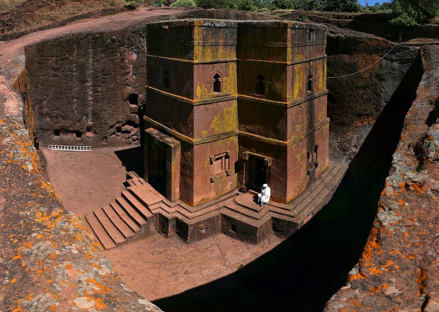 L’église Saint-Georges taillée dans la roche à Lalibela