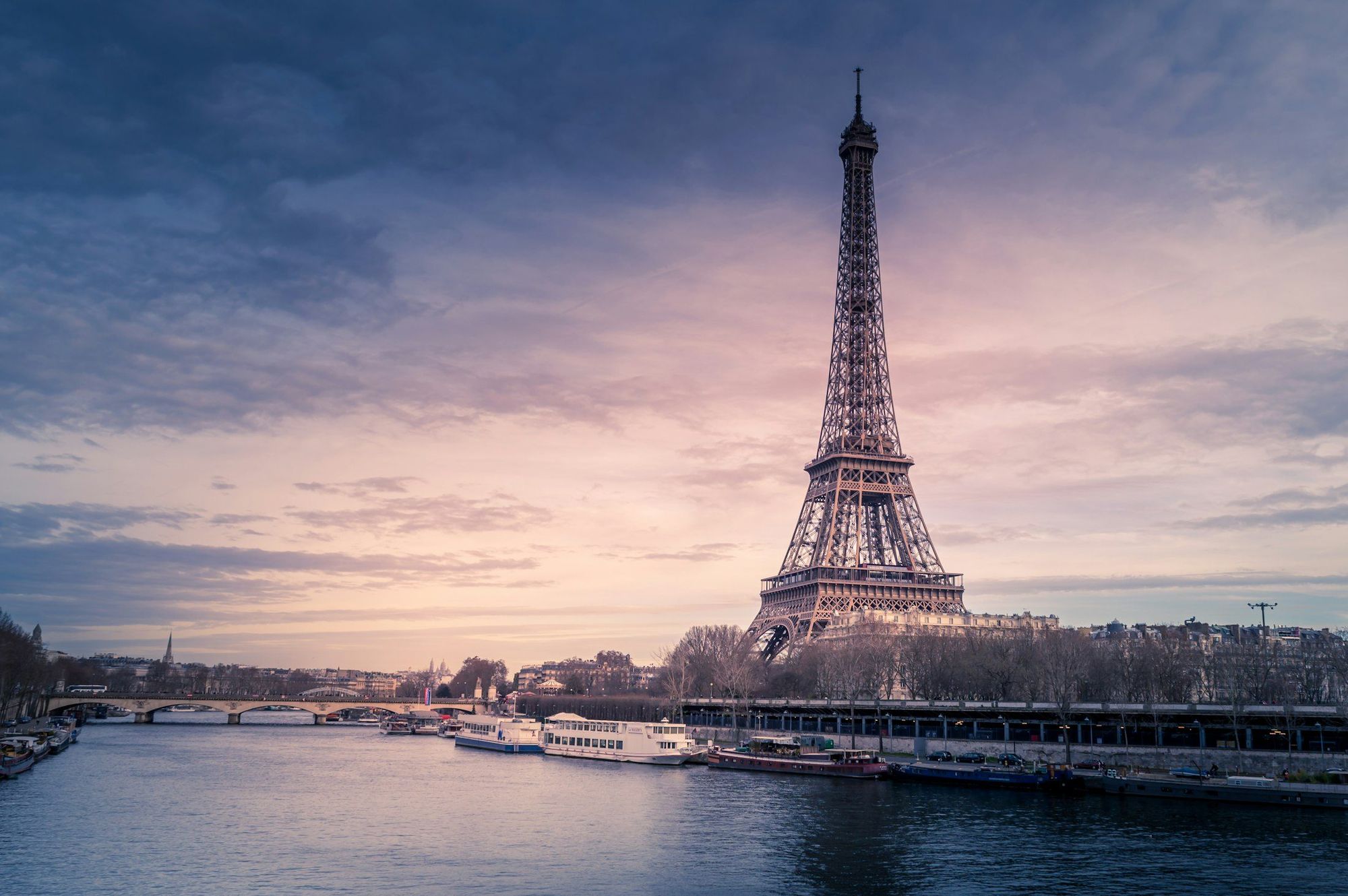 La tour Eiffel au coucher du soleil, Paris