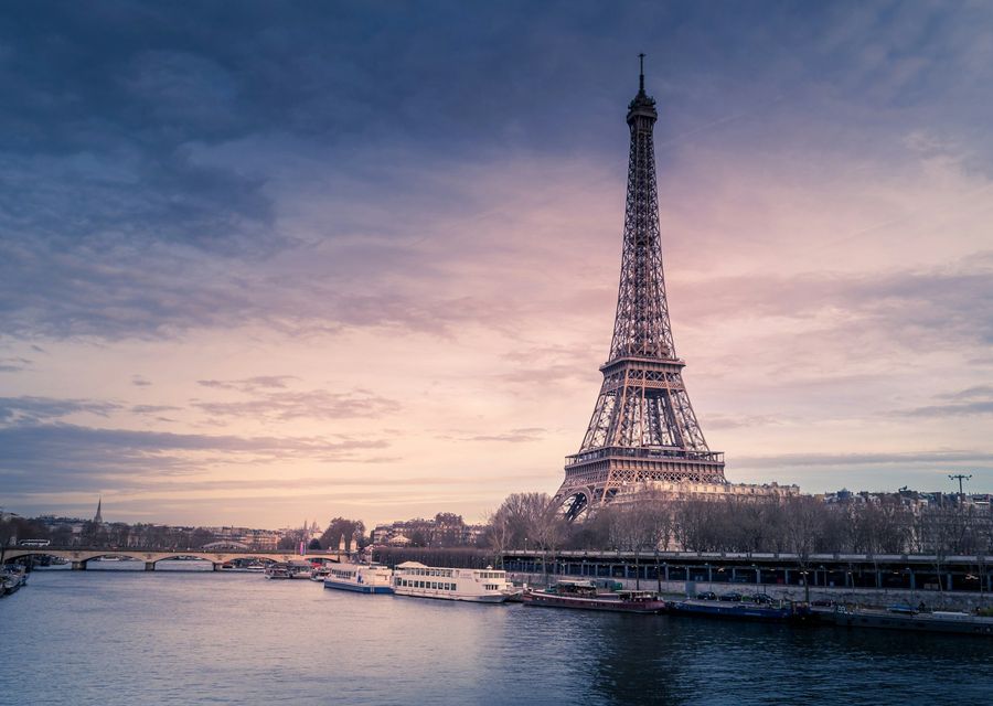La tour Eiffel au coucher du soleil, Paris
